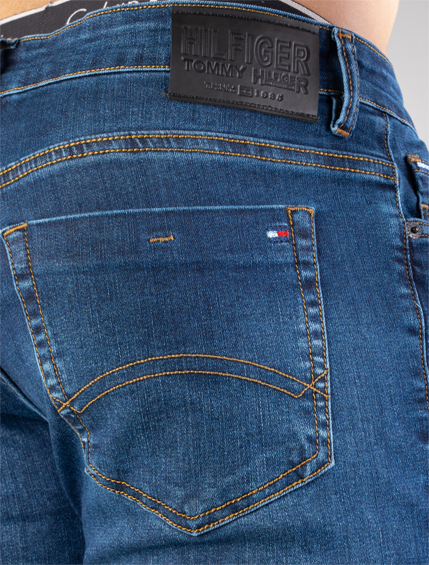 JEANS TH